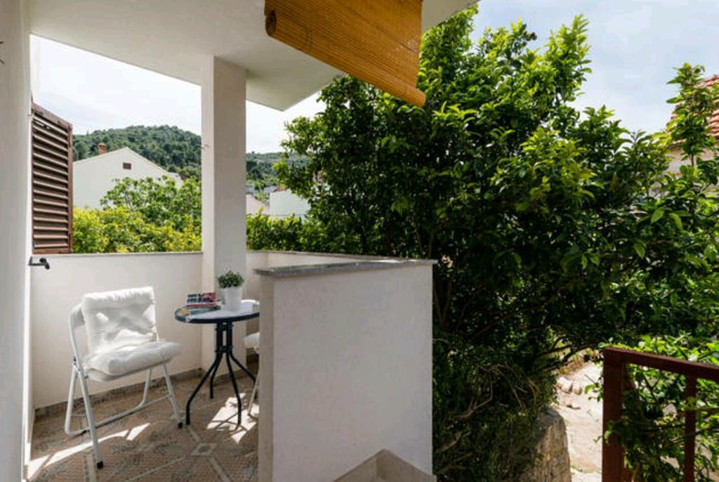 Apartments Bralic Vis Exterior foto